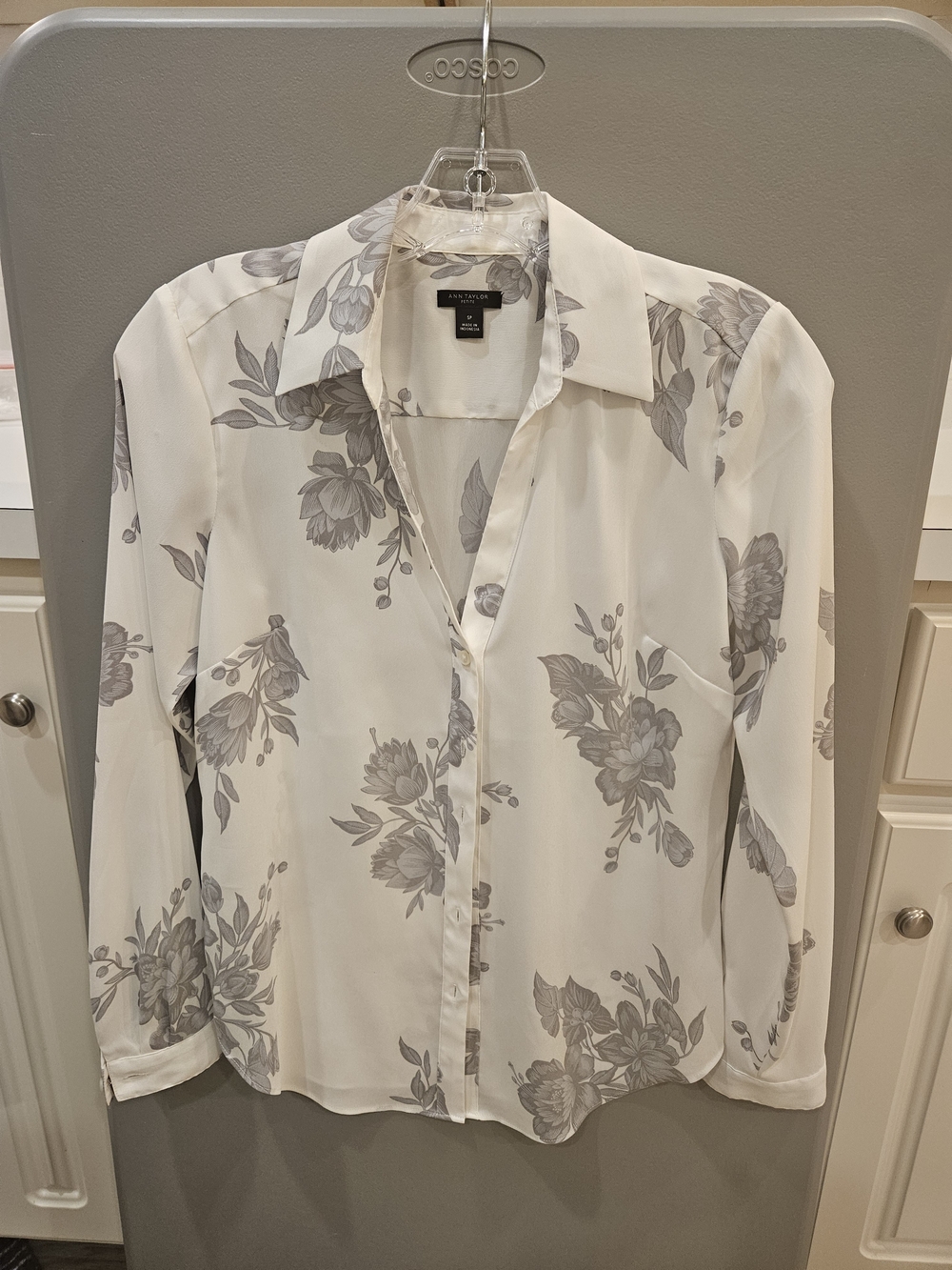 Ann Taylor Women's Small Petite Cream Button-Down Blouse with Gray Floral Print